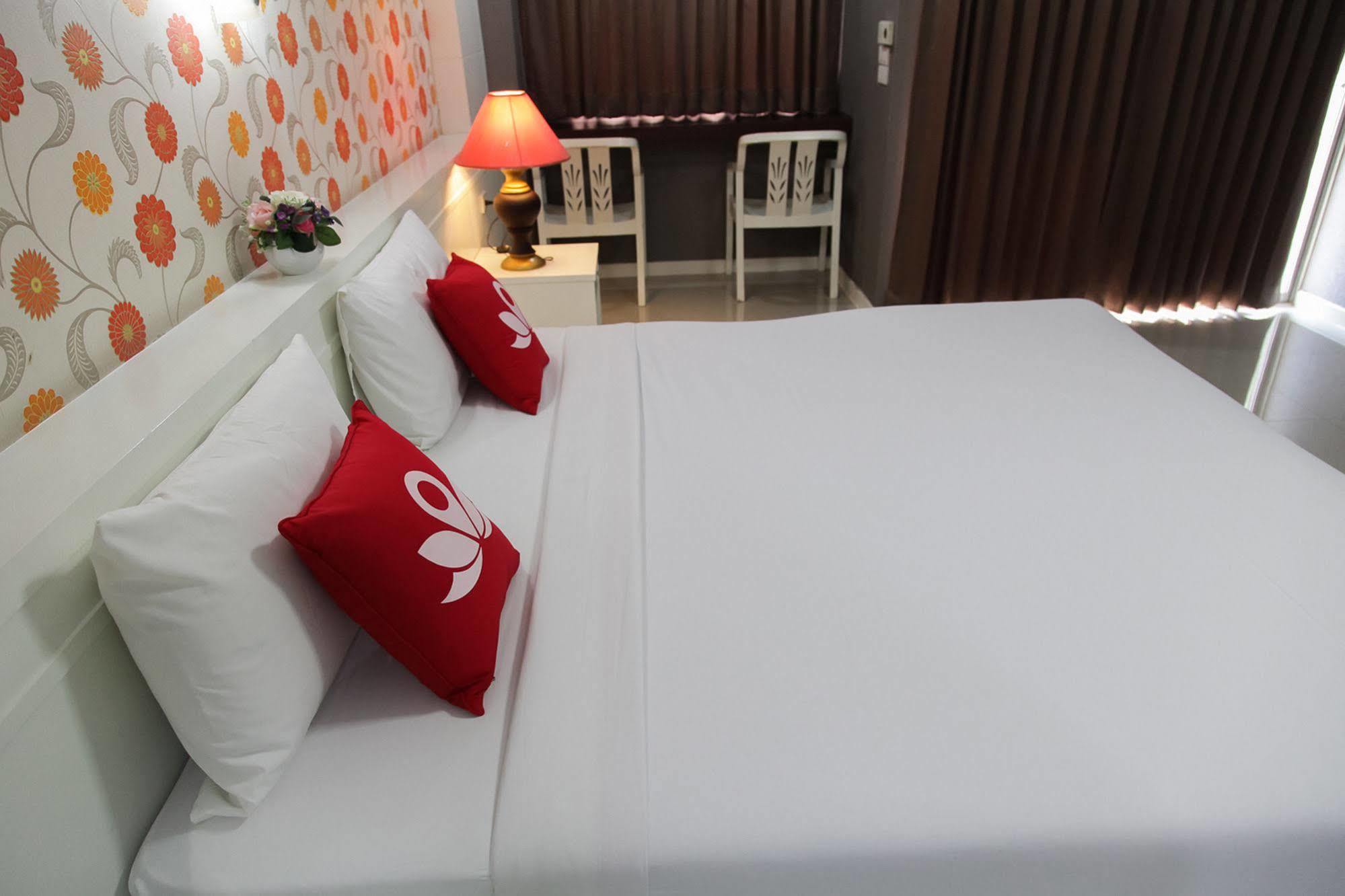 Zen Rooms Bangchak Bangkok Esterno foto